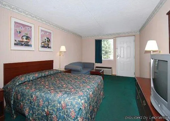 Econo Hotel 2*